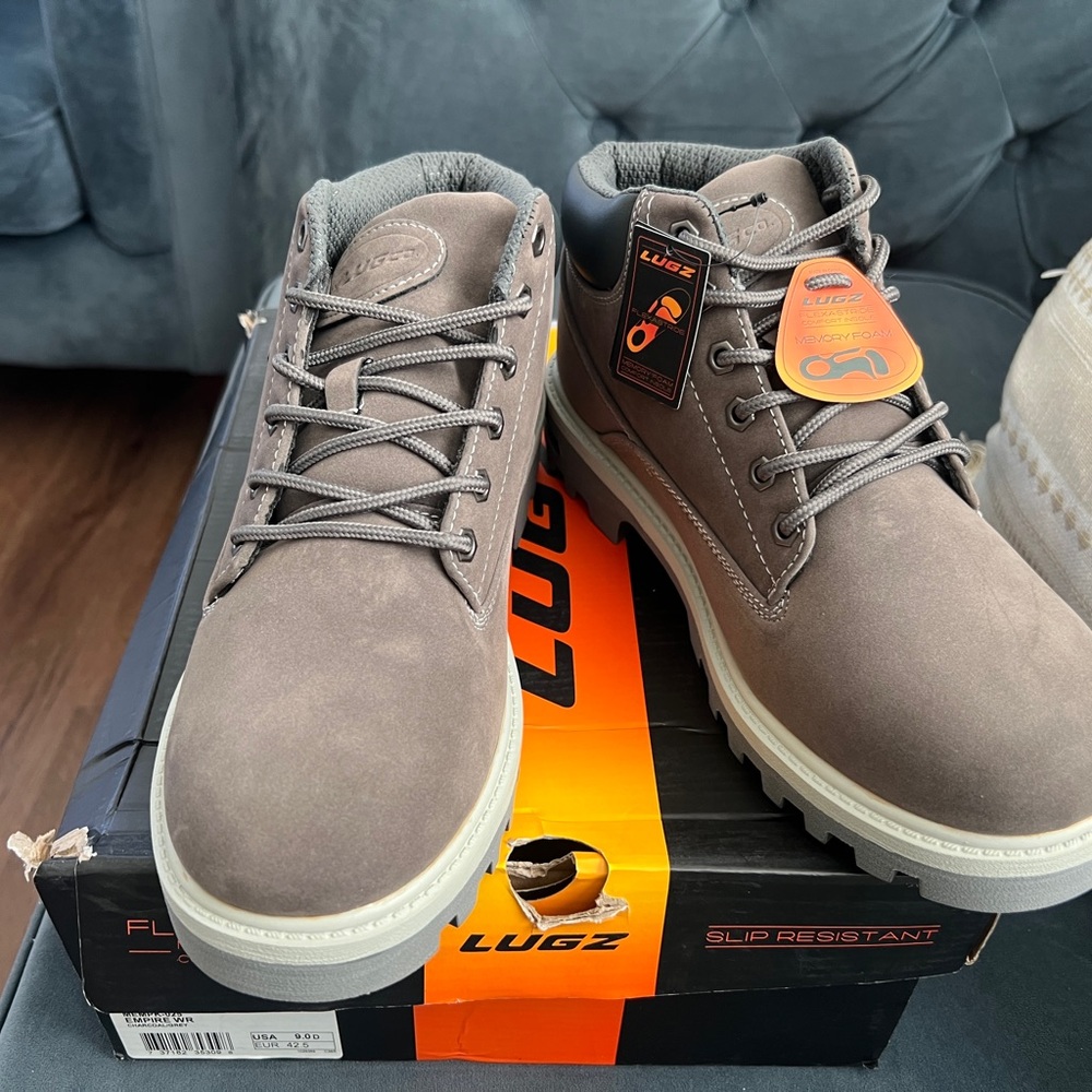 Men’s LUGZ size 9